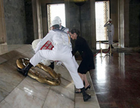 Congresswoman Jean Schmidt laying TCA’s wreath upon the final resting place of Mustafa Kemal Atatürk. 